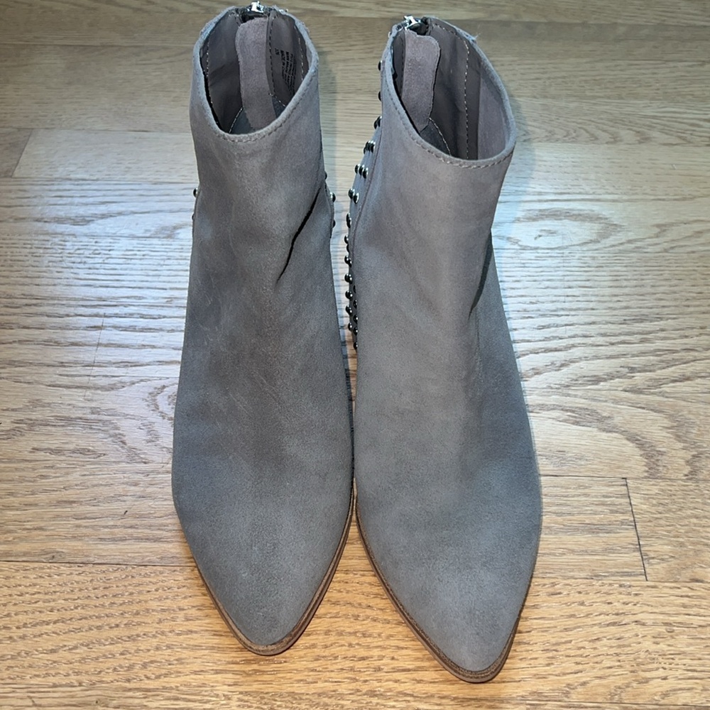 Steve Madden Gray Suede Studded Block Heel Ankle Boots Women’s Size 7.5M - Picture 2 of 11